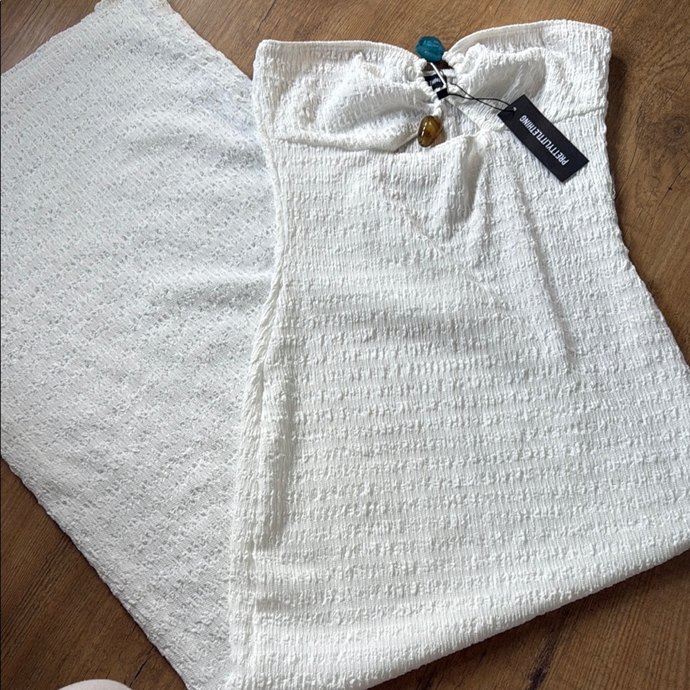 PrettyLittleThing White Textured Strapless Dress